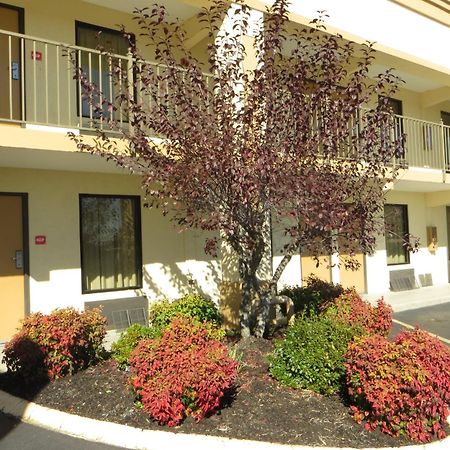 Econo Lodge Lenoir City Exterior photo