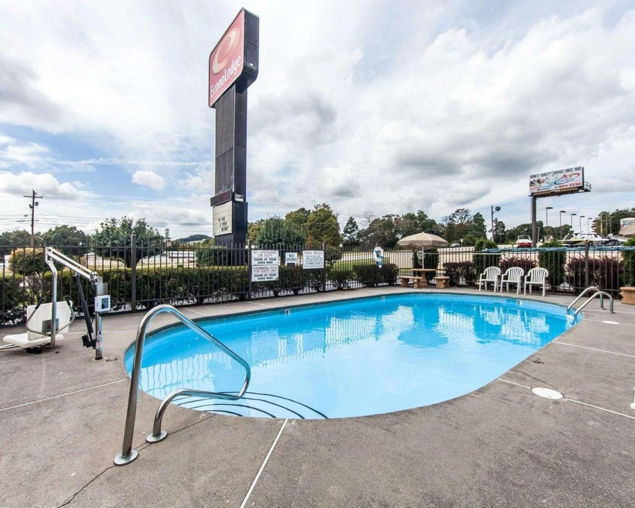 Econo Lodge Lenoir City Exterior photo