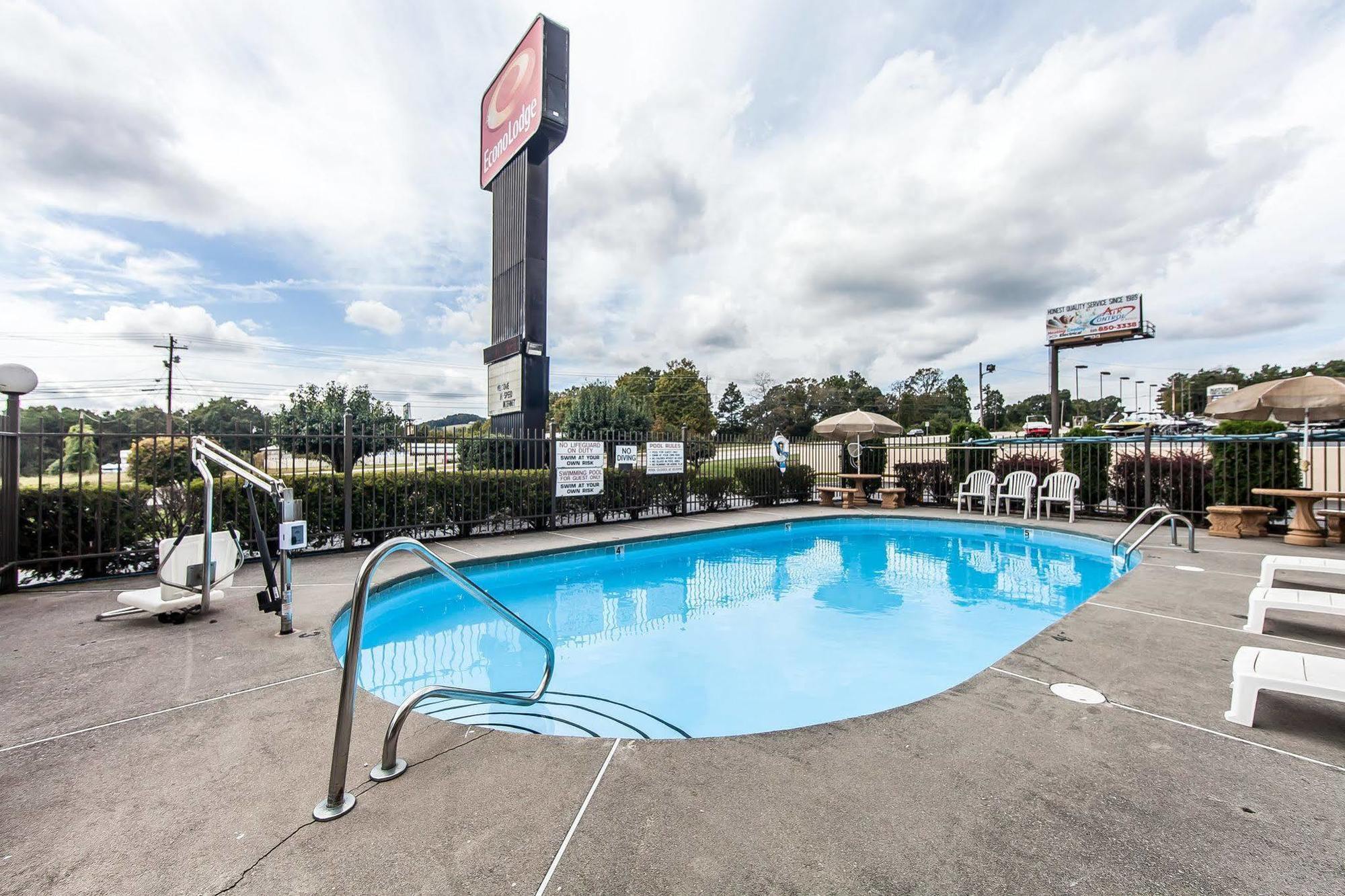 Econo Lodge Lenoir City Exterior photo